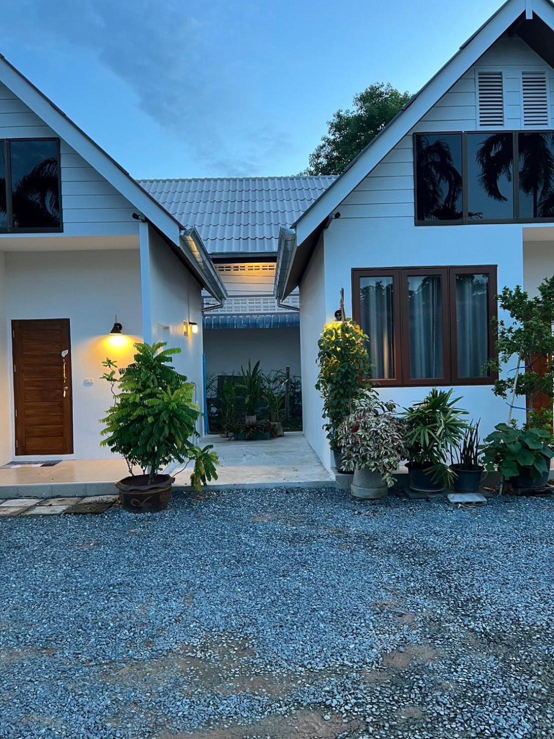 ครูหนูบ้านพัก แหลมงอบ Krunou Baanpak Trat Exteriör bild