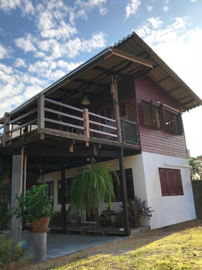 ครูหนูบ้านพัก แหลมงอบ Krunou Baanpak Trat Exteriör bild